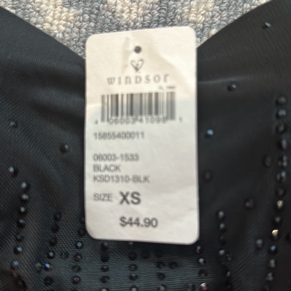 Black Rhinestone Crop top - Picture 3 of 4